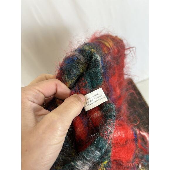 Creagaran Red Tartan Mohair Wool Scarf Soft Fuzzy Made in Scotland Pockets - Picture 4 of 7